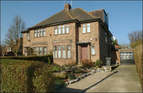 13 Vivian Way a